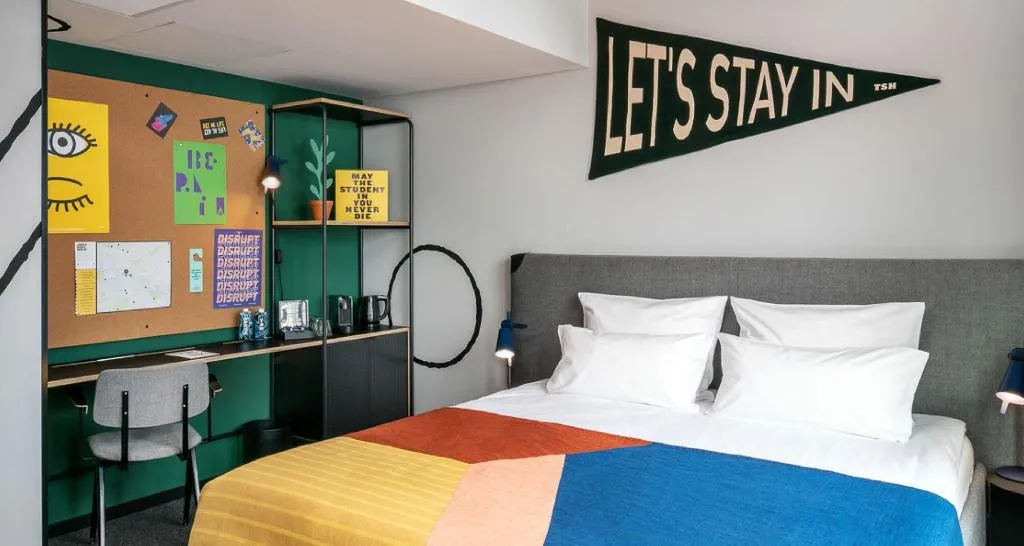 DOUBLE DELUXE QUEEN BED Room, The Social Hub Berlin, Berlin