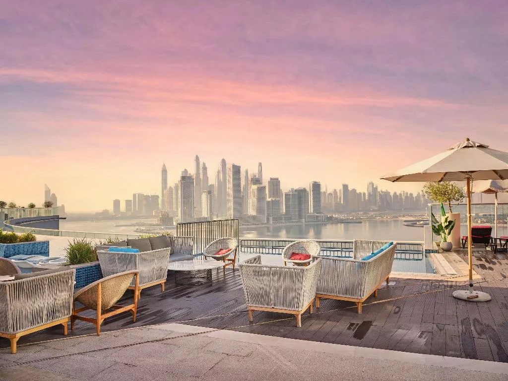Bar, NH Collection Dubai The Palm, Dubai