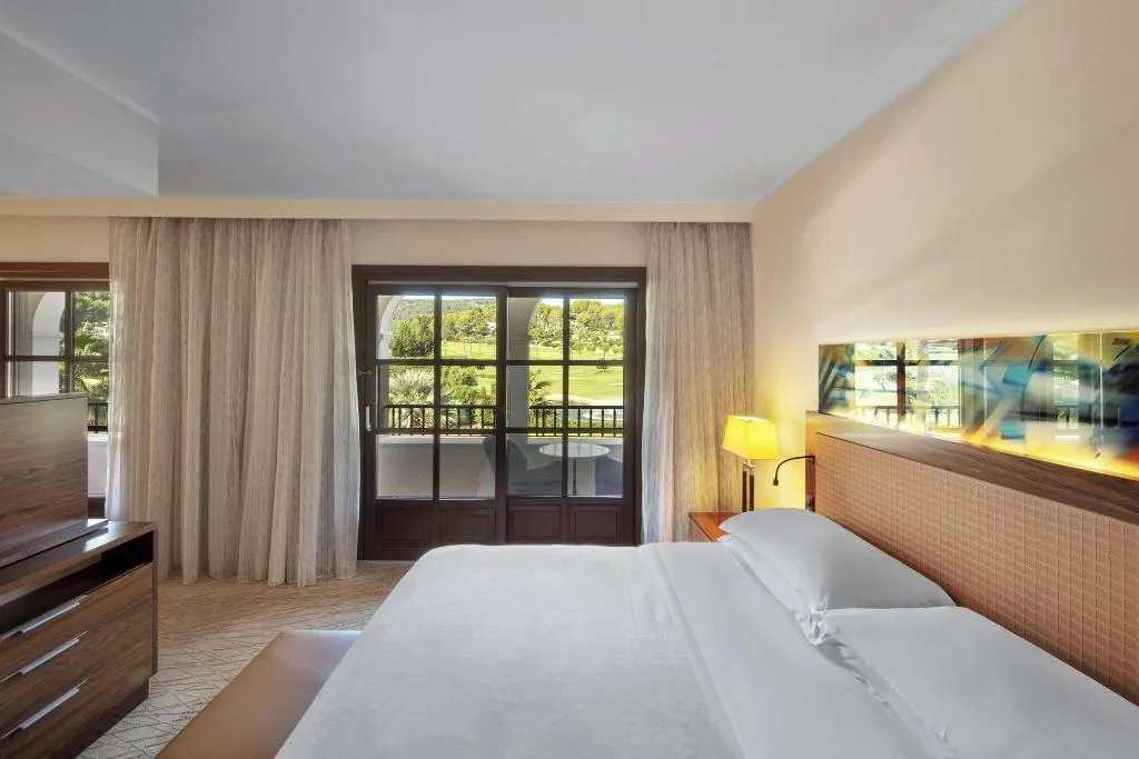 JUNIOR SUITE KING SIZE BED Room, Sheraton Mallorca Arabella Golf Hotel, Majorca