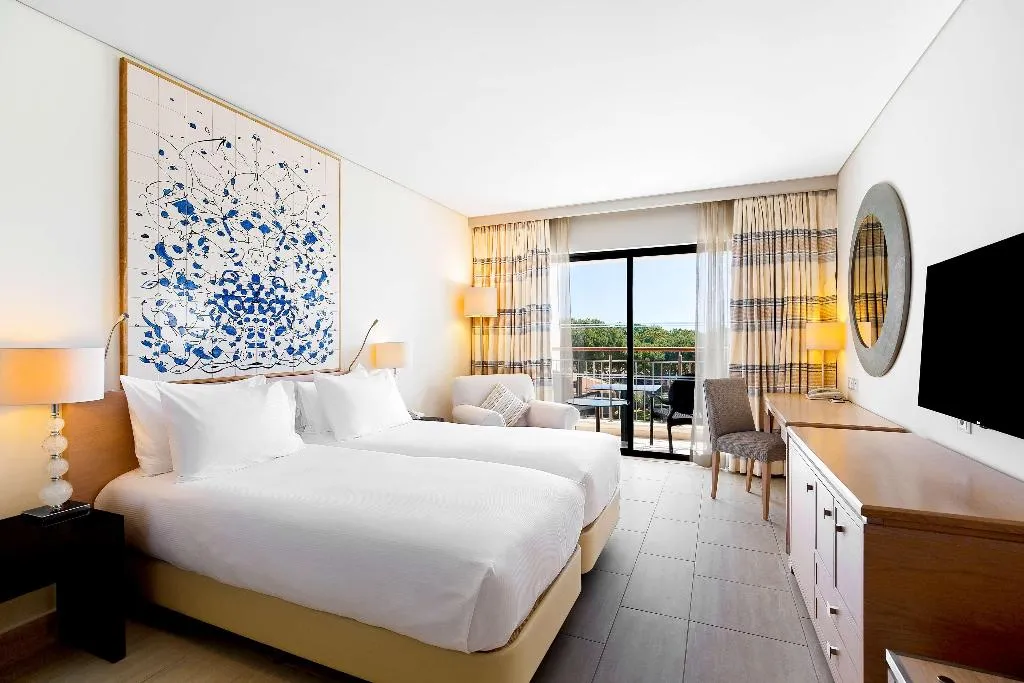 TWIN DELUXE GOLF VIEW Room, Hilton Vilamoura As Cascatas Golf Resort & Spa, Algarve