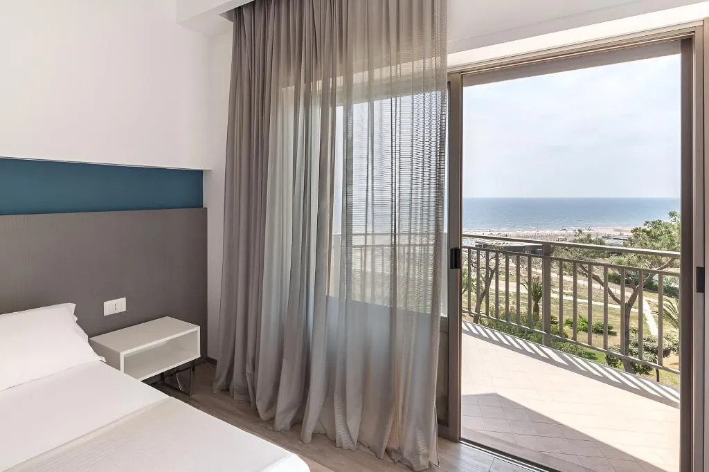 TRIPLE SUPERIOR SEA VIEW Room, Serapo, Rome