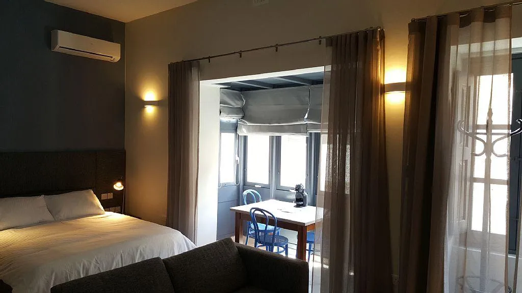 Room, D Townhouse Boutique Suites, Malta