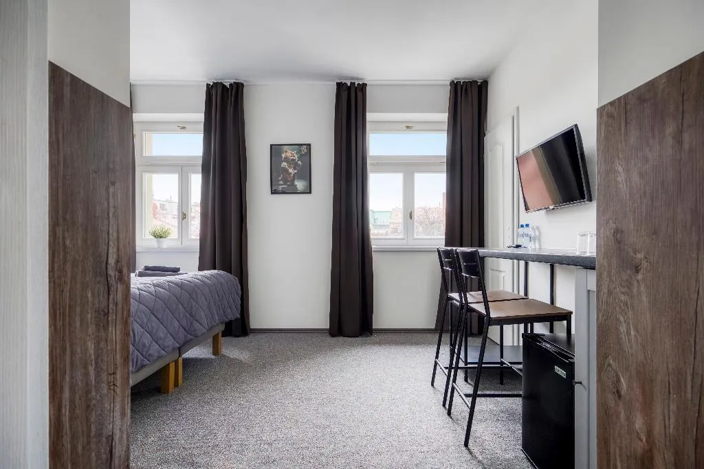 DOUBLE STANDARD Room, Hotel Villa Wagner, Prague