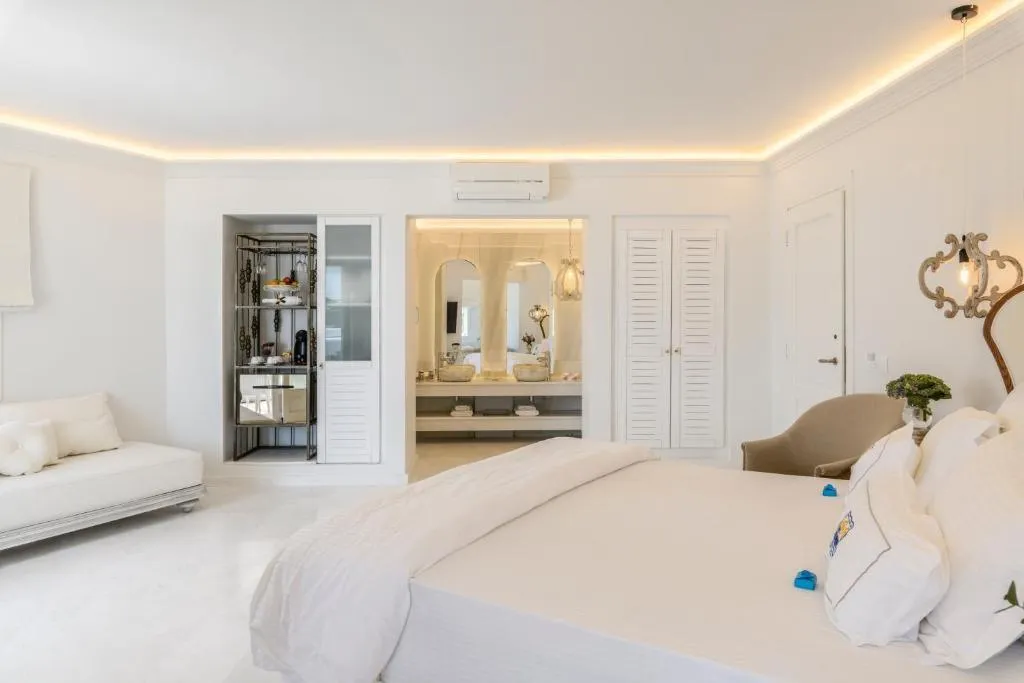 JUNIOR SUITE DELUXE SEA VIEW Room, Saint John Hotel Villas & Spa, Mykonos