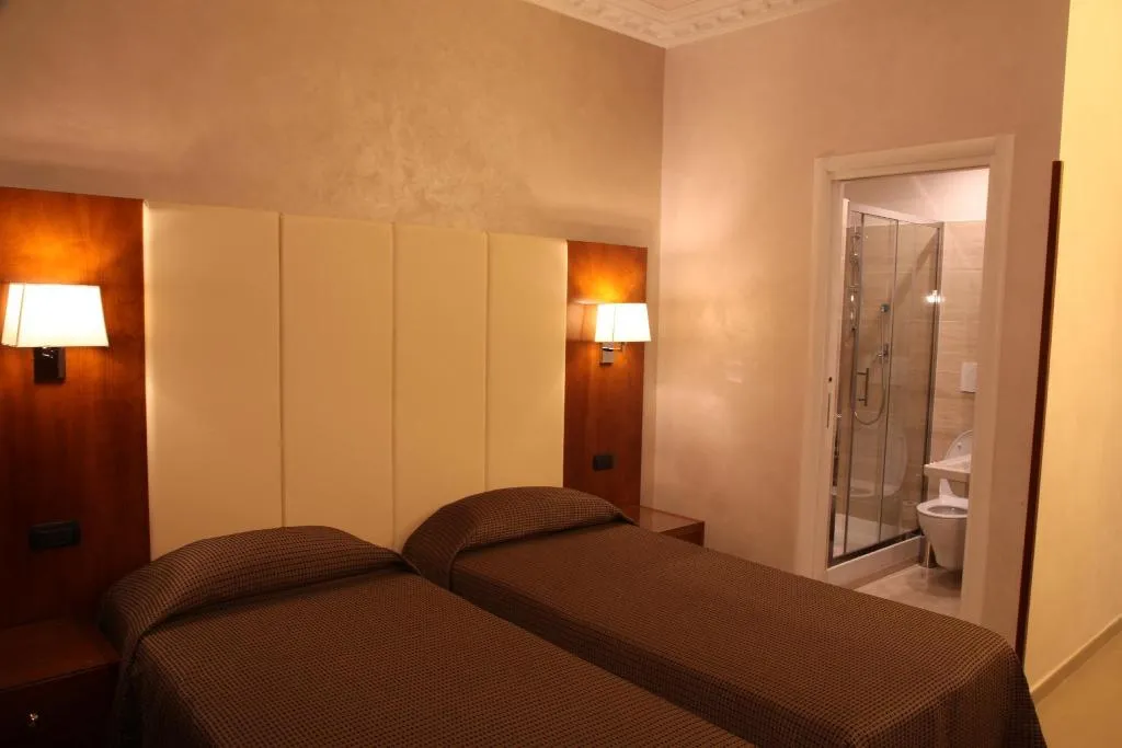 Room, B&B Federica's House in Rome, Naples