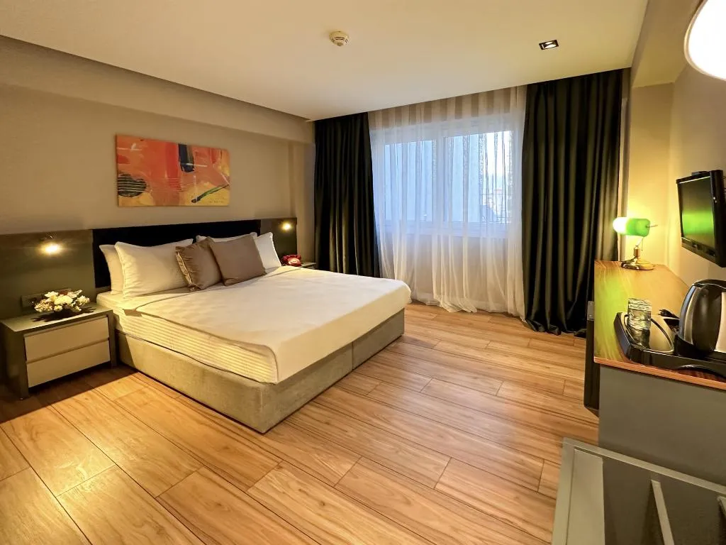 DOUBLE STANDARD Room, The Royal's Hotel, Izmir