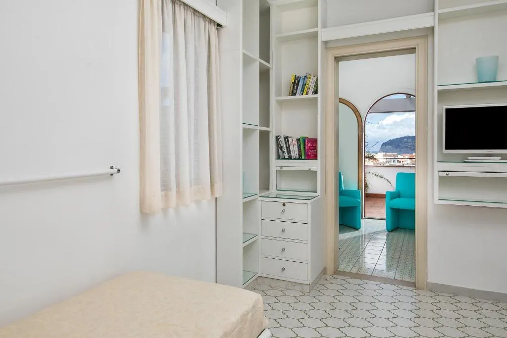 Room, Conca Park, Naples