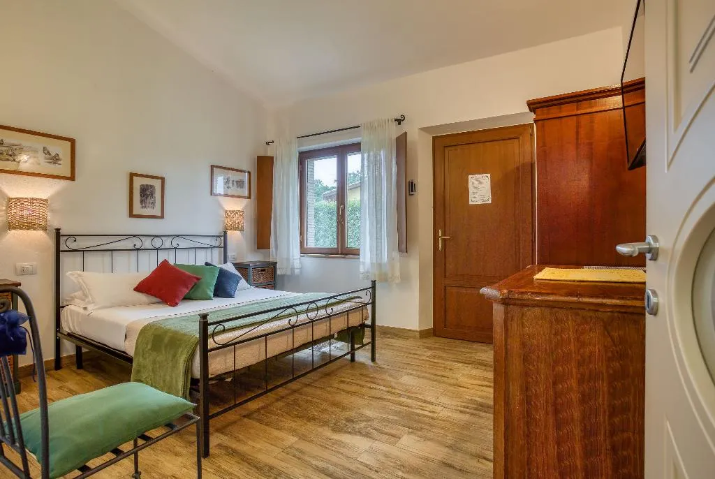 QUADRUPLE TWO BEDROOMS ONE BATHROOM Room, Agriturismo Buonasera, Rome