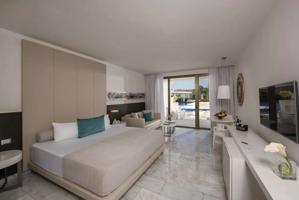 JUNIOR SUITE POOL VIEW Room, Platinum Yucatan Princess, Playa Del Carmen