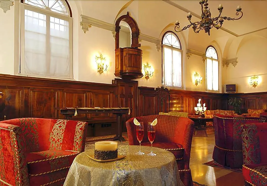 Bar, Abbazia, Venice
