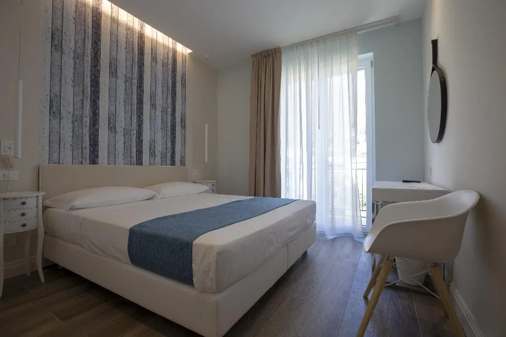 DOUBLE SUPERIOR Room, Luxmari Hotel and Spa, Palermo
