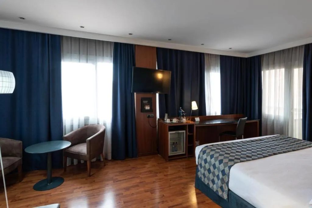 DOUBLE PREMIUM Room, Catalonia Park Putxet, Barcelona