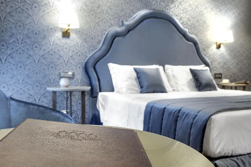 JUNIOR SUITE STANDARD Room, Dona Palace, Venice