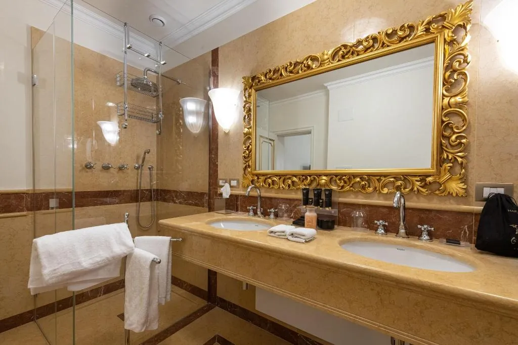 DOUBLE SUPERIOR Room, Cà Bonfadini Historic Experience, Venice