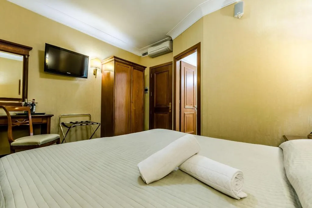 Double or Twin LUXURY Room, Luxury Rooms H 2000 Roma, Rome