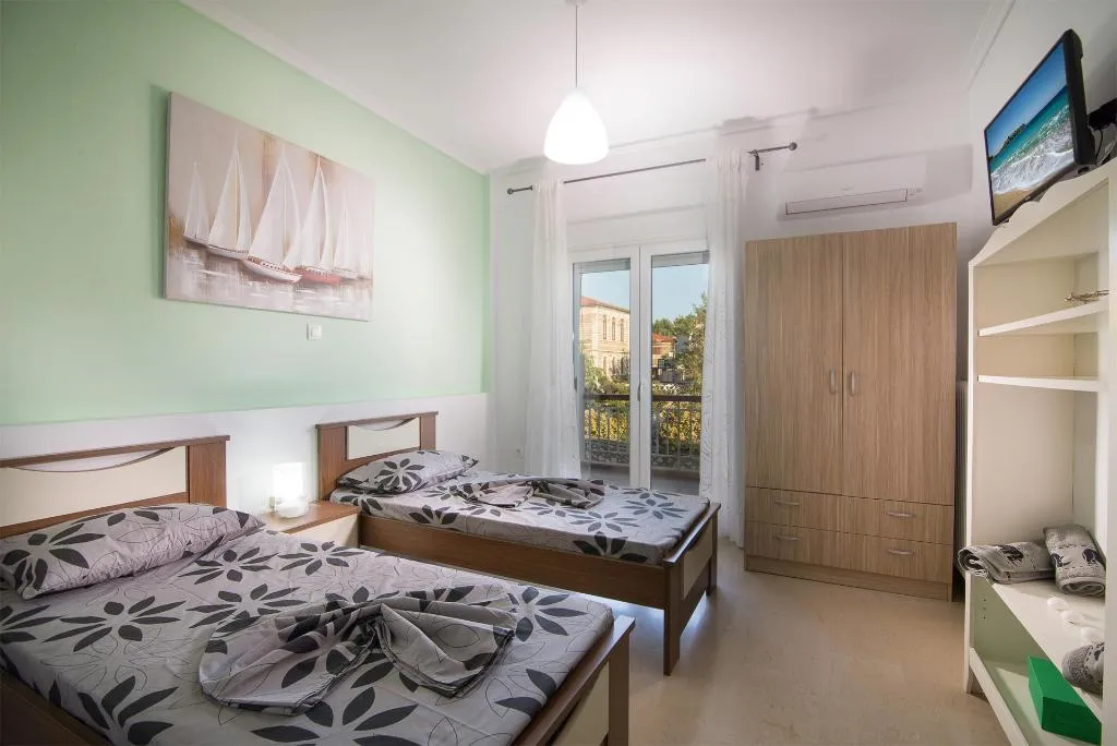 APARTMENT CAPACITY 5 Room, Michalis Apartments, Thessaloniki