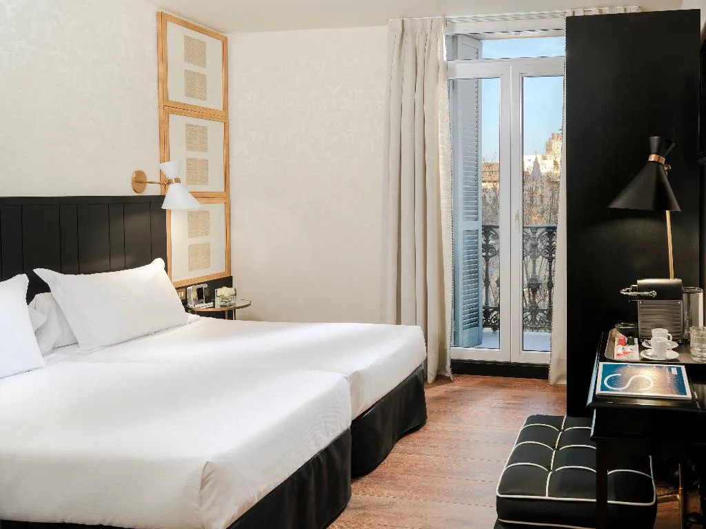 DOUBLE DELUXE Room, H10 Catalunya Plaza-Boutique Hotel, Barcelona