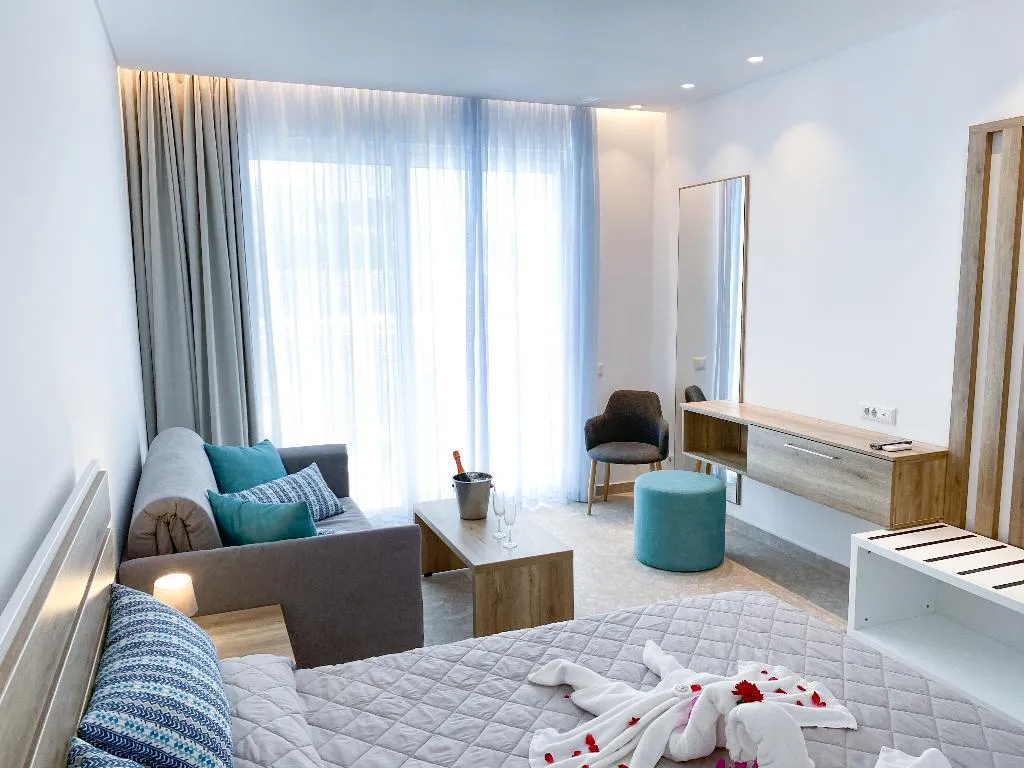 SUITE SUPERIOR WITH PRIVATE POOL Room, Lardos Bay, Rhodes