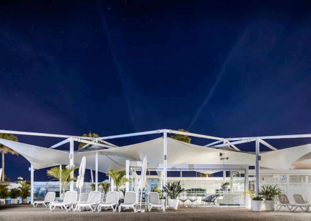 Terrace, Hyde Park Lane, Lanzarote