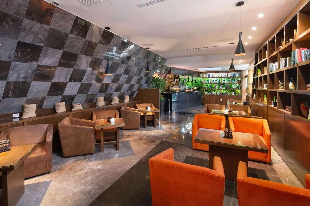Bar, The Pyramid Cancun by Oasis, Cancun Area