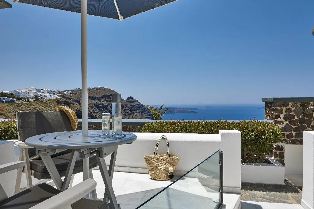 APARTMENT CAPACITY 3 Room, Santorini Princess Spa Hotel, Santorini