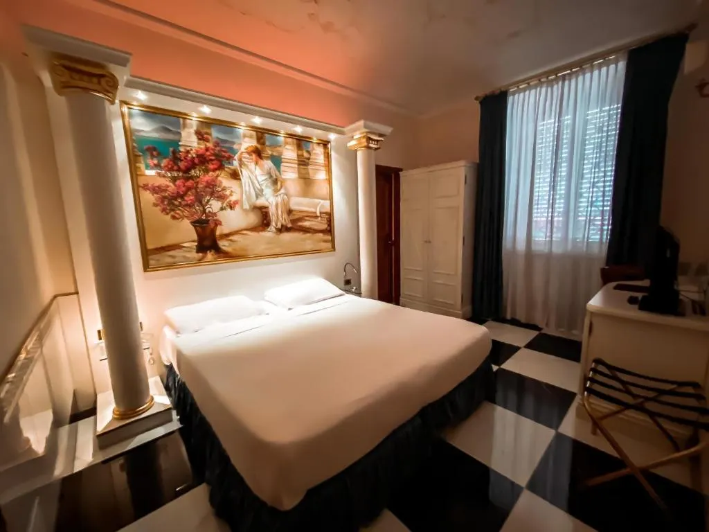 Double or Twin DELUXE Room, Palladium Palace, Rome