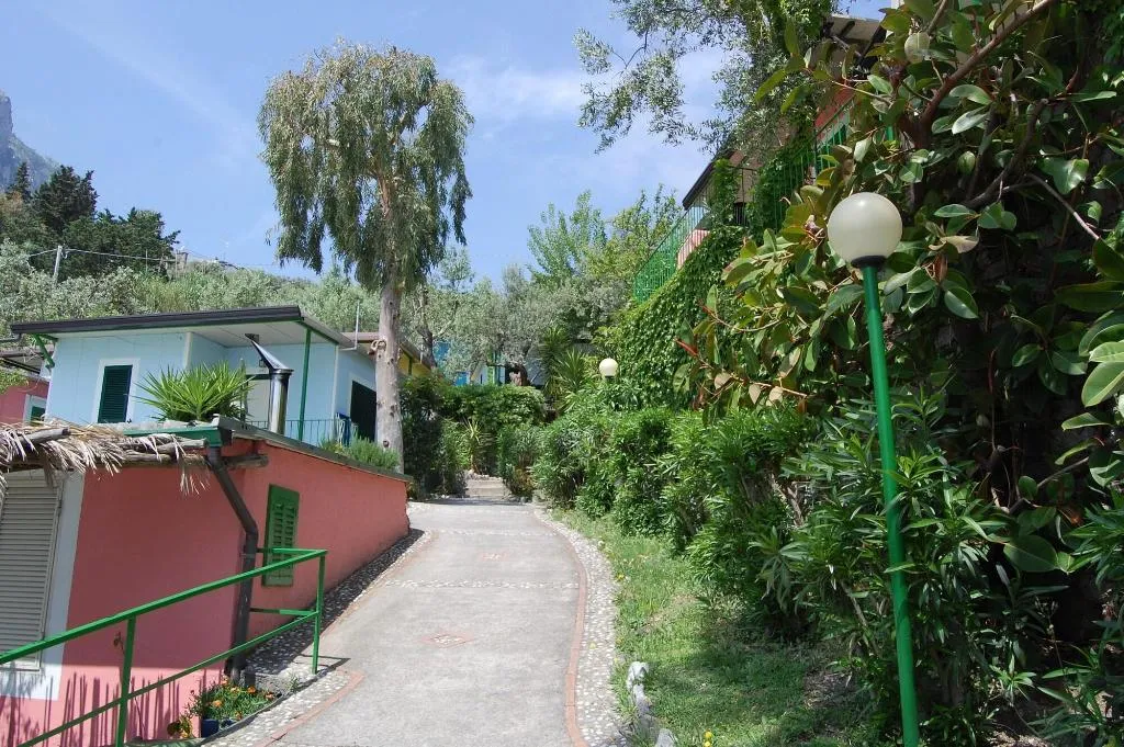 General view, Marina del Cantone Chalet, Naples