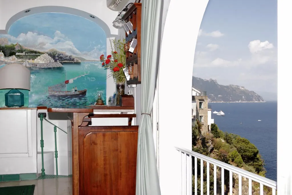 General view, Hotel La Ninfa, Naples
