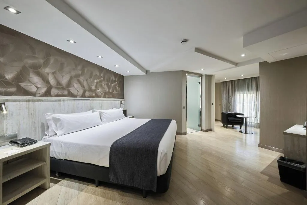 JUNIOR SUITE KING SIZE BED Room, Catalonia Sagrada Familia, Barcelona
