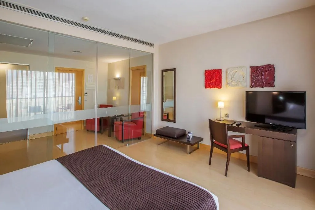 JUNIOR SUITE QUEEN SIZE BED Room, HM Jaime III, Majorca