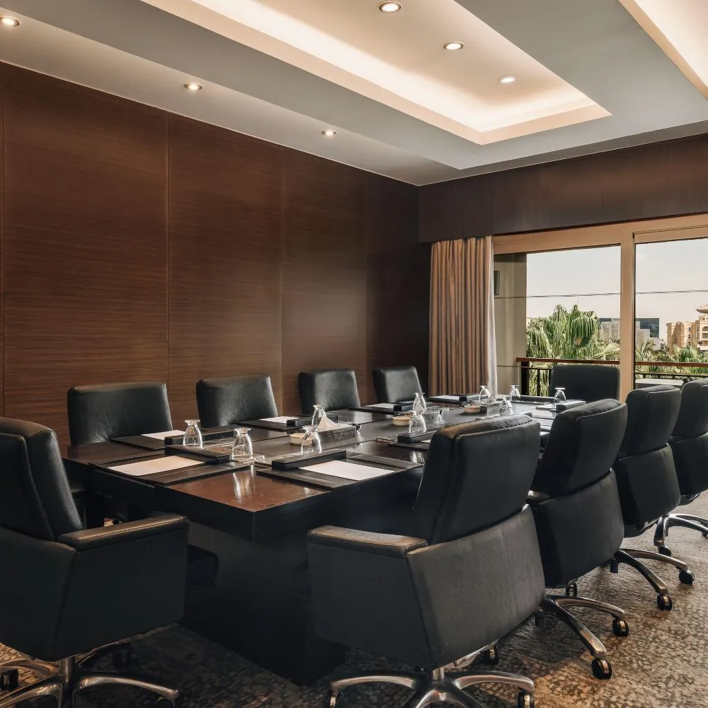 DOUBLE CLUB Room, Dusit Thani LakeView Cairo, Cairo