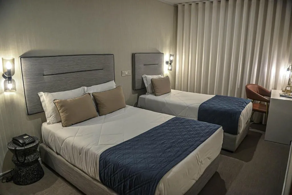 TRIPLE TWO BEDS Room, America, Porto