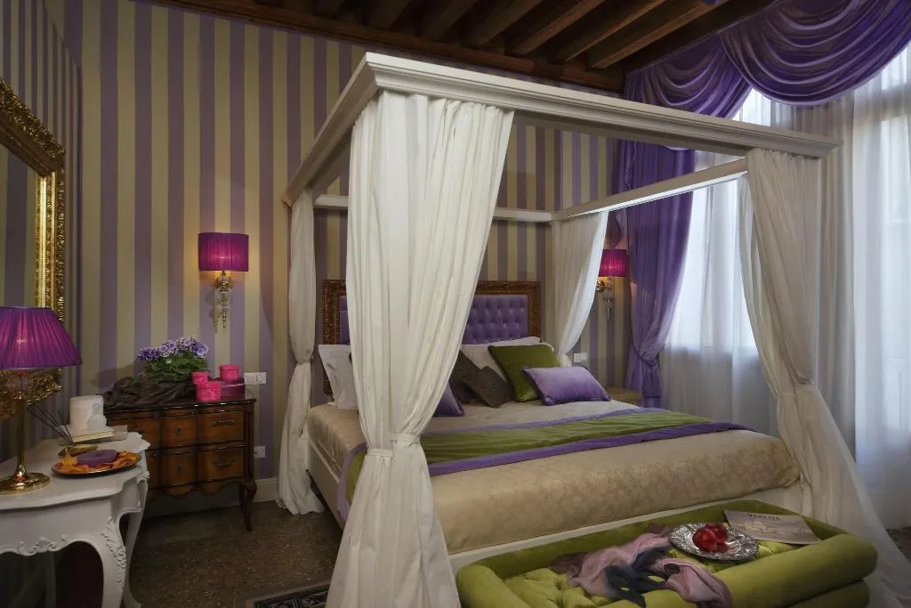 Double or Twin SUPERIOR WITH VIEWS Room, AD Place Venice, Venice