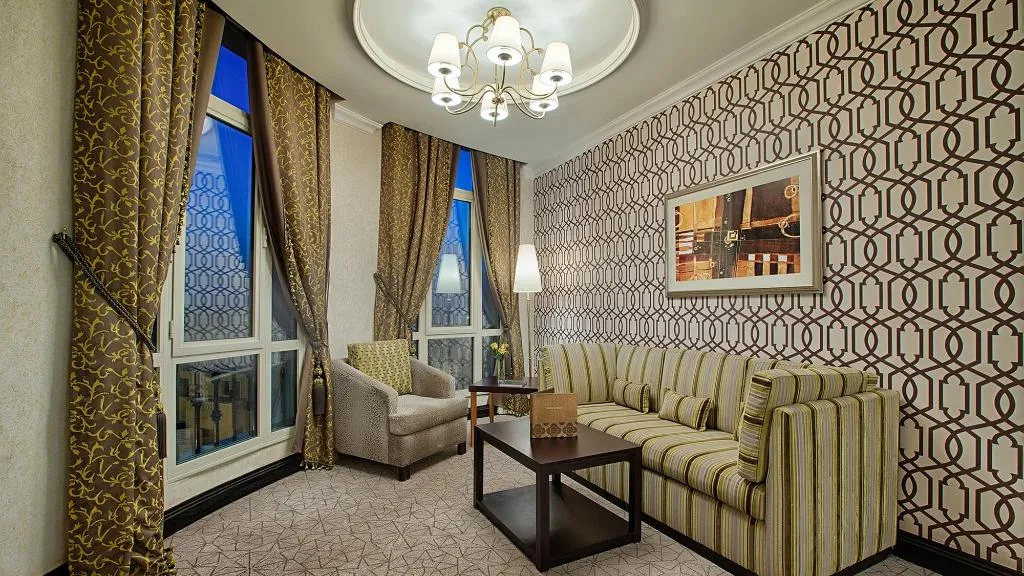 SINGLE CLUB Room, Kempinski Palace Cairo, Cairo