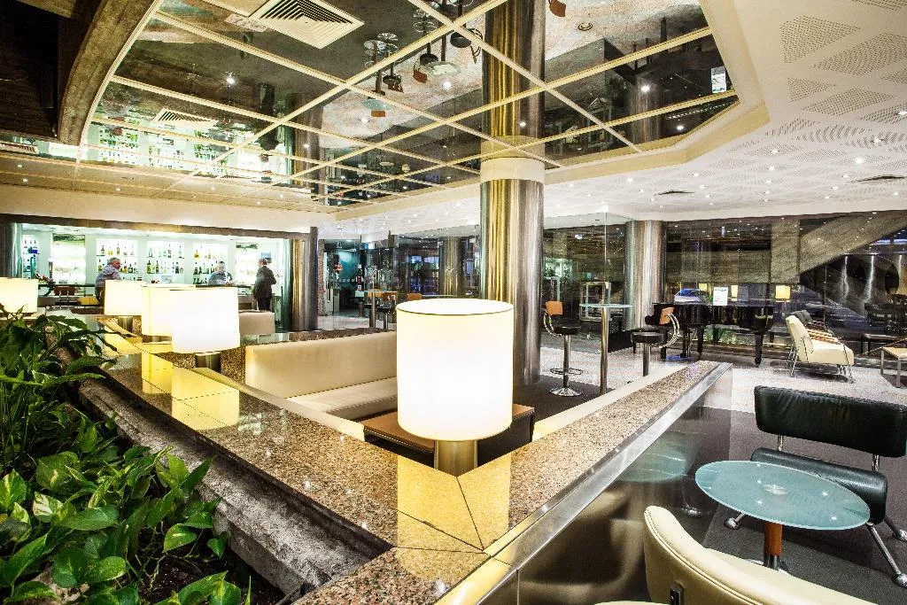 Bar, Holiday Inn Lisbon Continental, Lisbon
