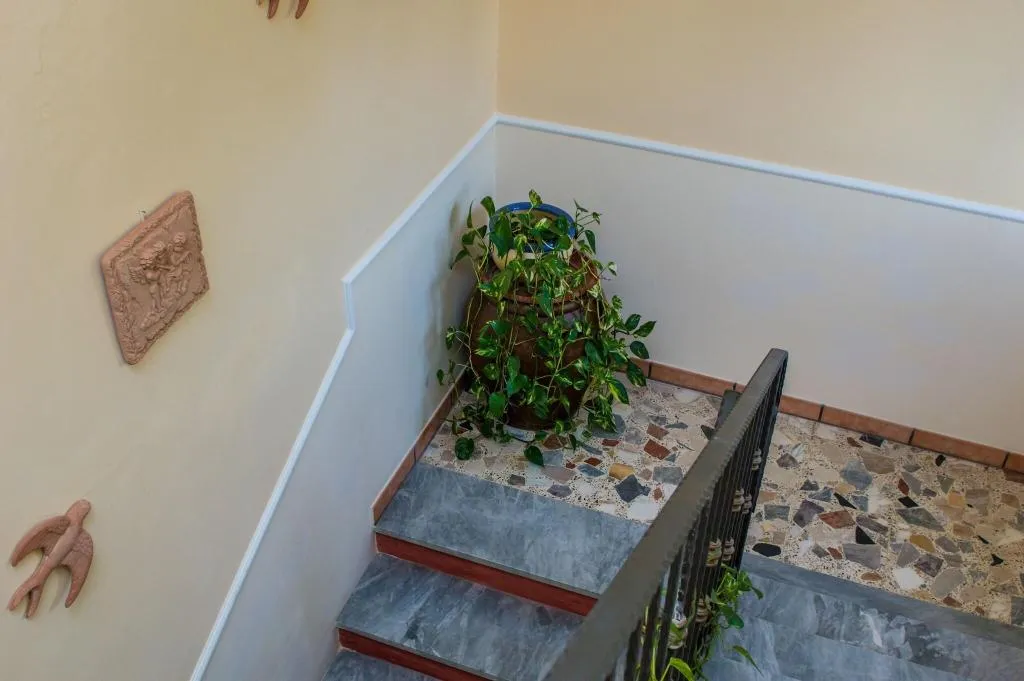 Lobby, Villamirella, Naples