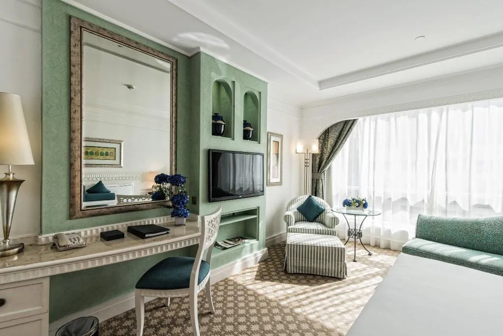 Room, Habtoor Grand Resort, Autograph Collection, Dubai