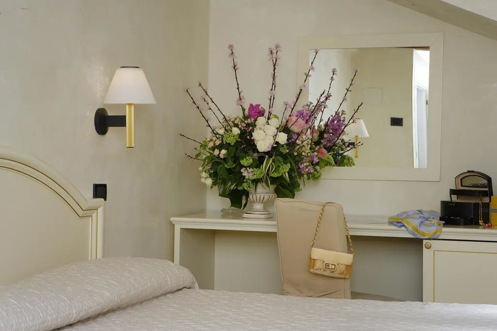 TRIPLE SUPERIOR Room, Carlton Capri, Venice