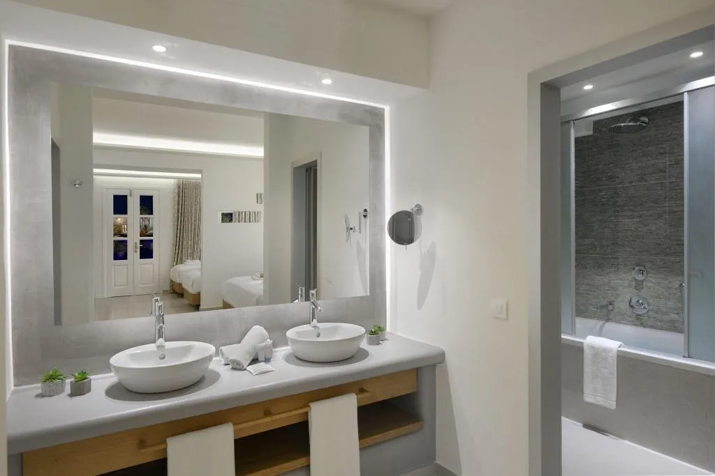 TRIPLE SUPERIOR Room, Petinos Hotel, Mykonos