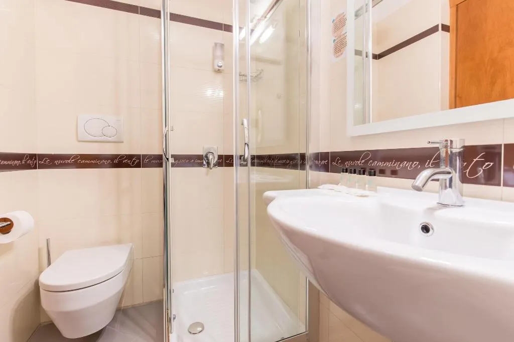 Room, Trastevere, Rome