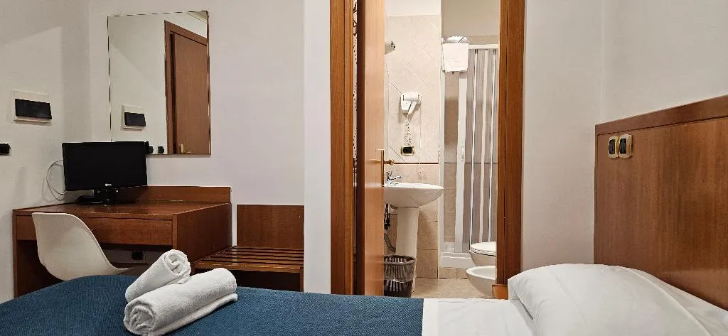 Room, Zara, Naples