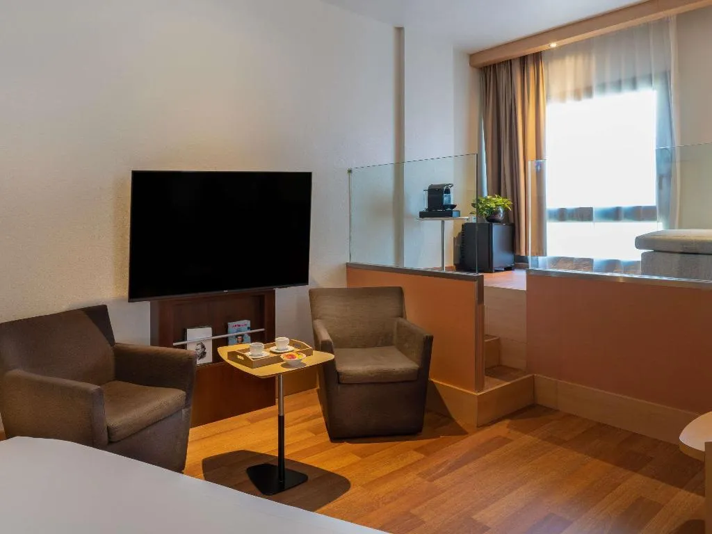 DOUBLE SUPERIOR Room, Ibis Madrid Centro las Ventas, Madrid
