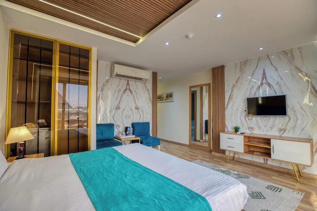 Room, Pyramids Yard Hotel, Cairo