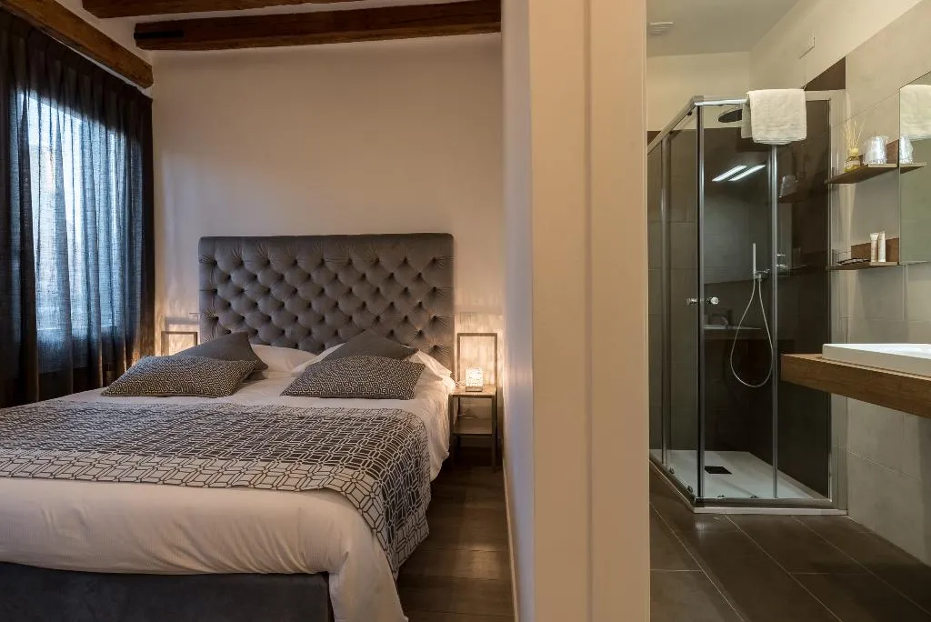 DOUBLE DELUXE Room, La Loggia Della Luna, Venice