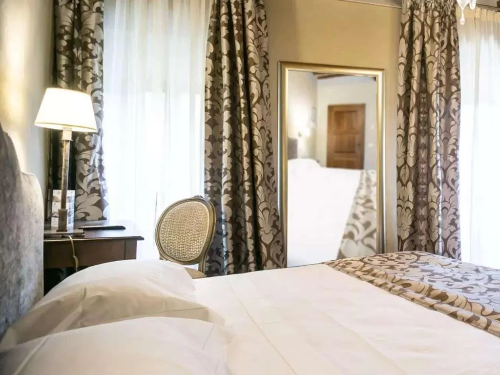 Room, Palazzo Leopoldo Dimora Storica & Spa, Florence