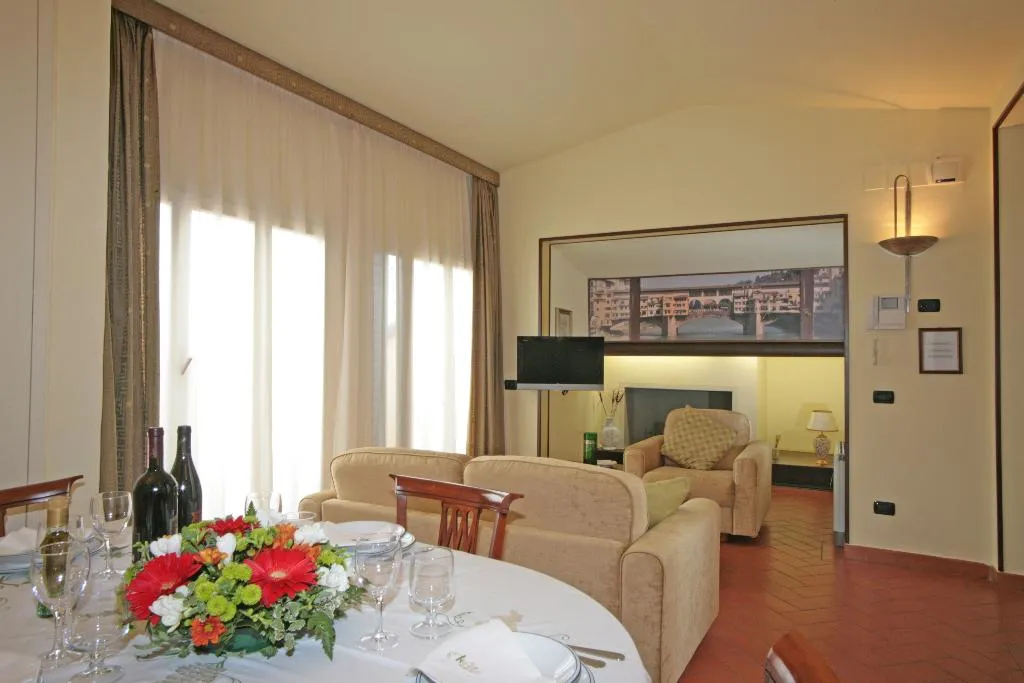 APARTMENT THREE BEDROOMS Room, Residence Palazzo Gamba, Florence