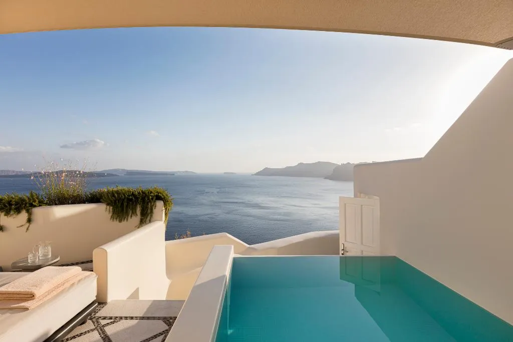 SUITE WITH PRIVATE POOL Room, Canaves Oia Suites, Santorini