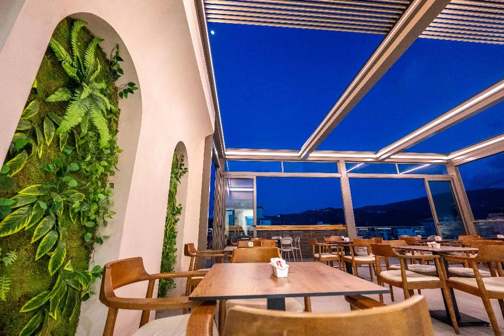 Bar, Sasso Hotel, Kavaje