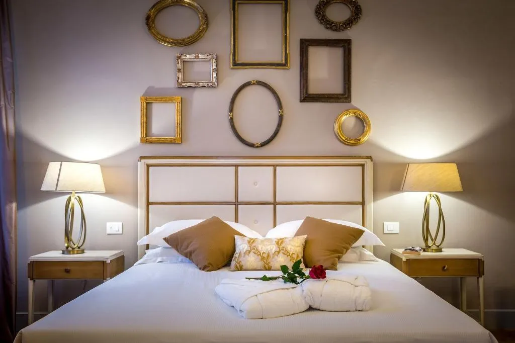 Room, Palazzo Ridolfi, Florence