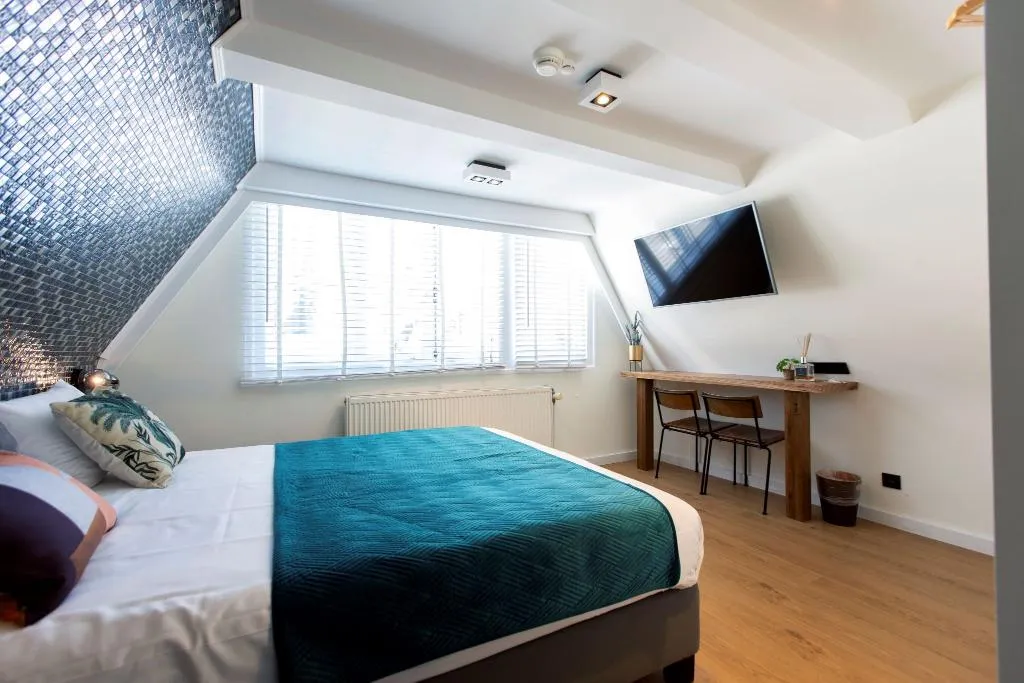 DOUBLE STANDARD Room, Quentin Golden Bear Hotel, Amsterdam